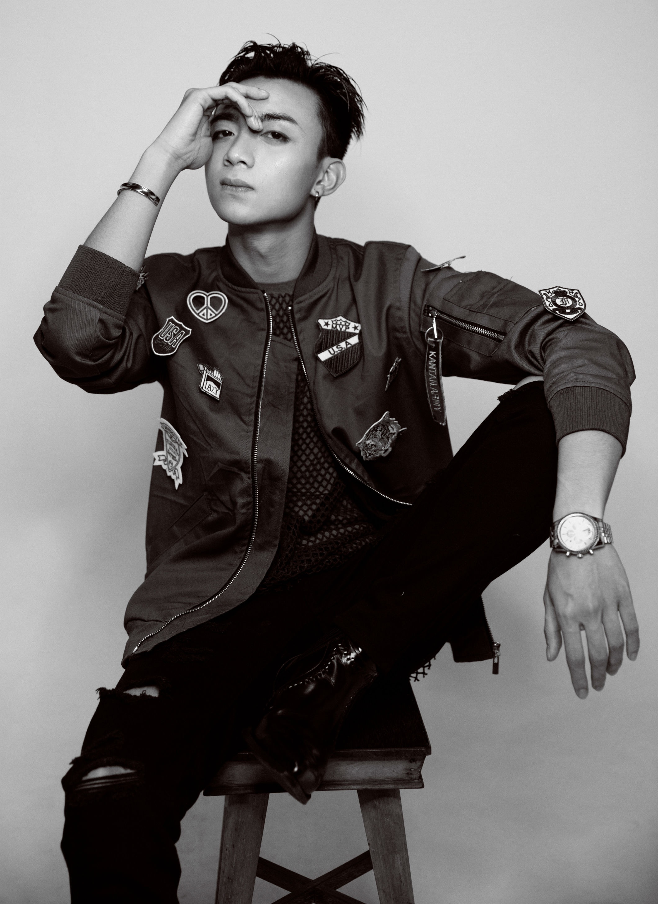 Soobin Hoang Son van o nha thue,  di xe tra gop anh 3