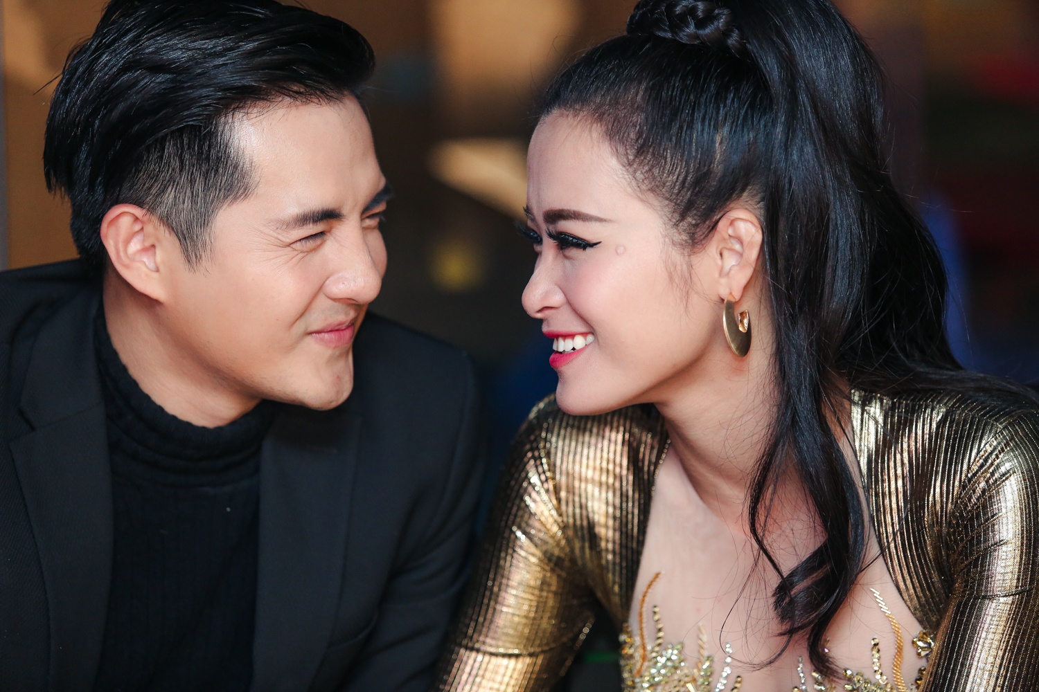 Đông Nhi,  Isaac hát dưới nước ở Sài Gòn ảnh 11 Dong Nhi,  Isaac hat duoi nuoc o Sai Gon anh 11