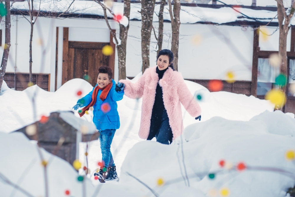 Dong Nhi ra MV We Belong Together anh 1