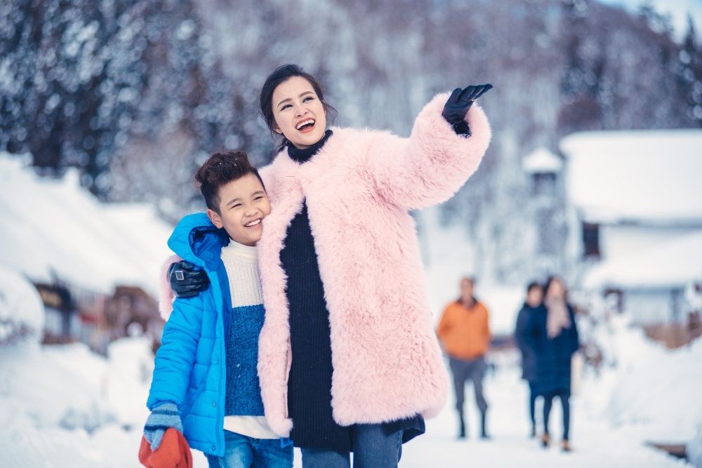 Dong Nhi ra MV We Belong Together anh 2