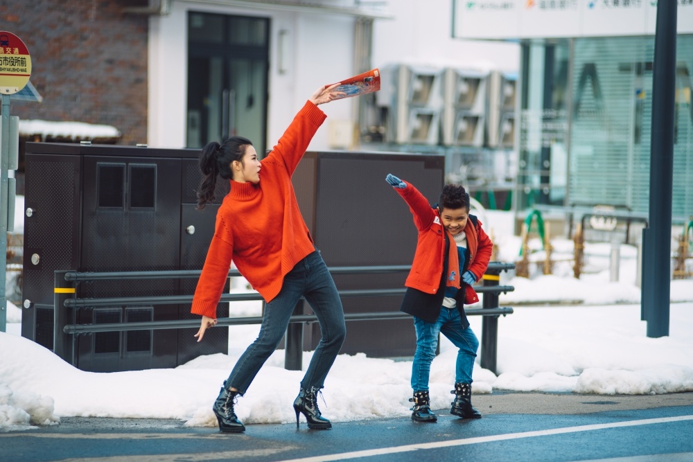 Dong Nhi ra MV We Belong Together anh 3