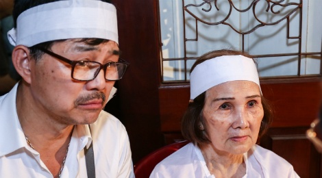 Dam tang lang le cua co dao dien Le Mong Hoang o chua hinh anh