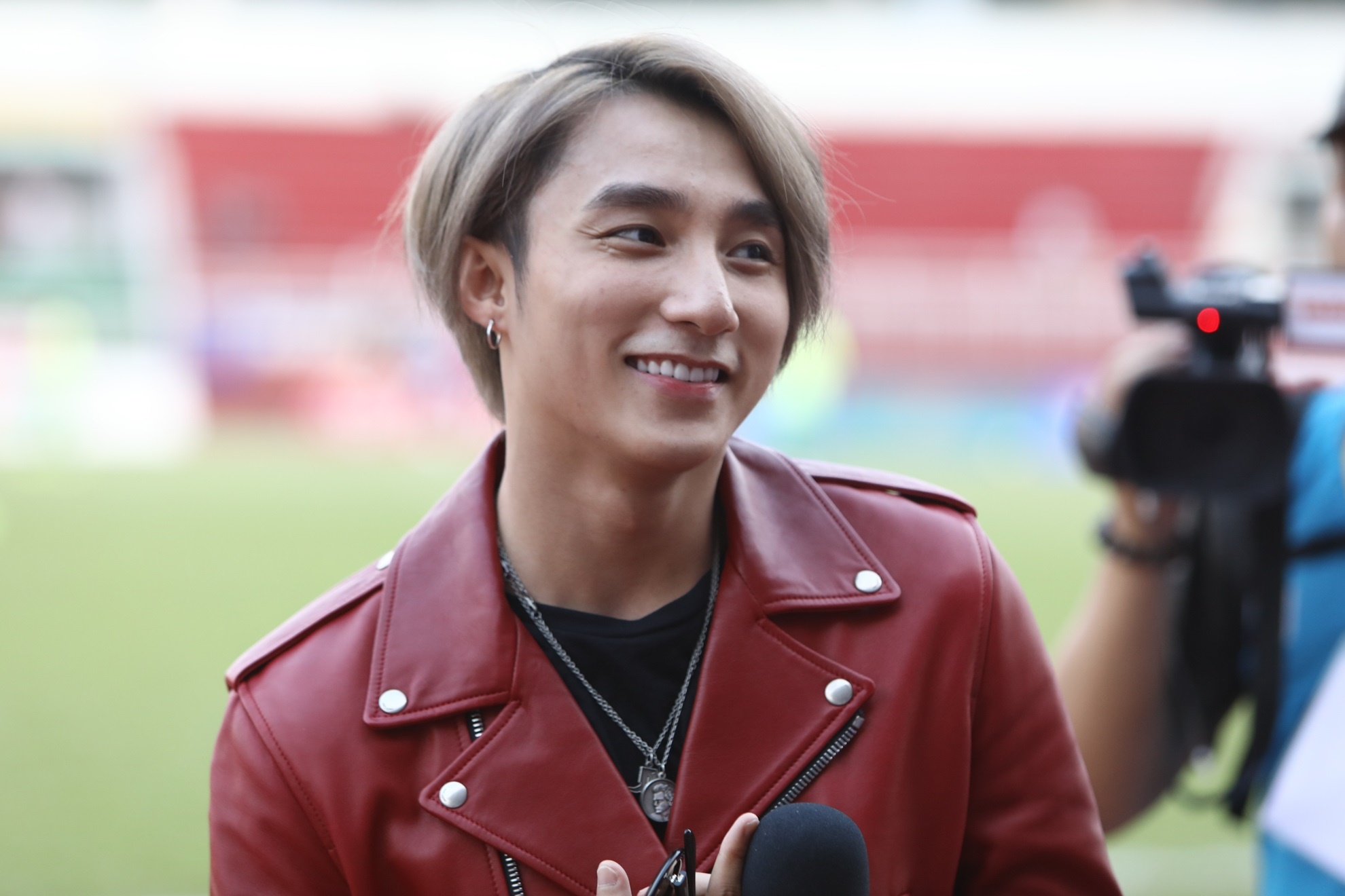 Son Tung MTP bieu dien o VLeague anh 2