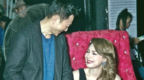 Thanh Thao va ban trai Viet kieu tinh tu trong canh ga hinh anh