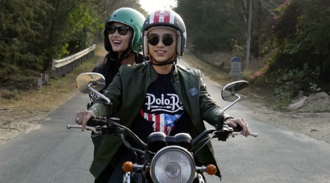 Soobin Hoang Son vat va hoc lai mo-to de quay MV hinh anh