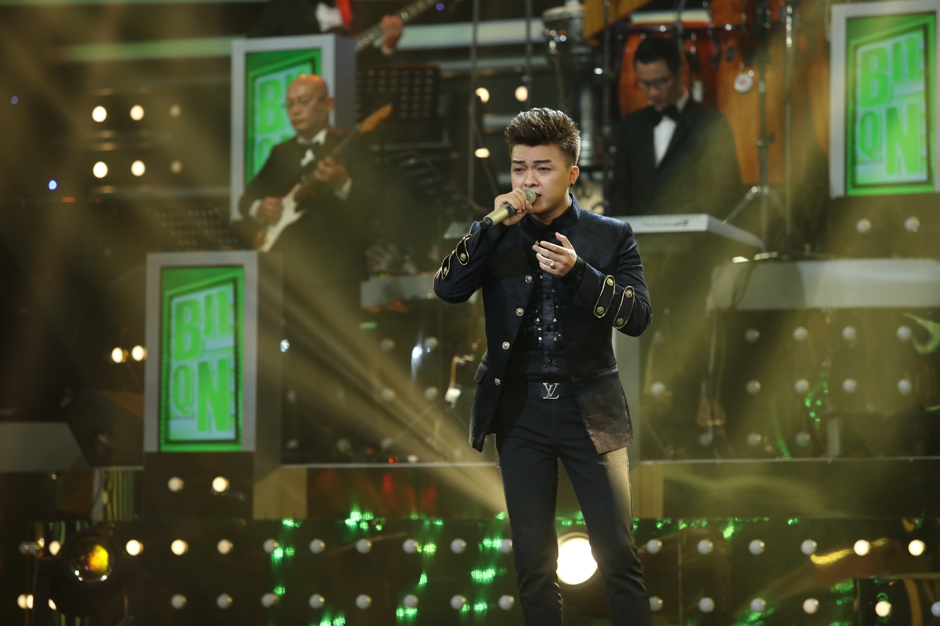 Tap 4 Ban nhac quyen nang anh 9