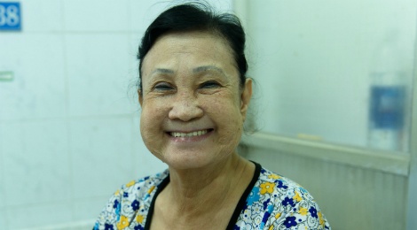 Dien vien cai luong nhap vien khong co noi 1 trieu dong trong tui hinh anh