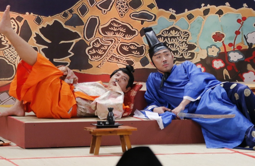 Tran Thanh tren co nghe si Trung Dan hinh anh