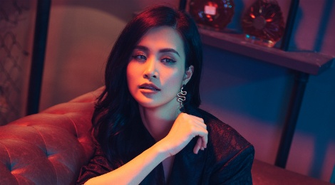 Dong Nhi ra mat MV moi bang hinh thuc livestream hinh anh