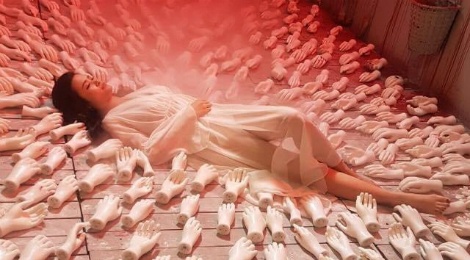 Dong Nhi tung teaser MV mang mau sac kinh di hinh anh