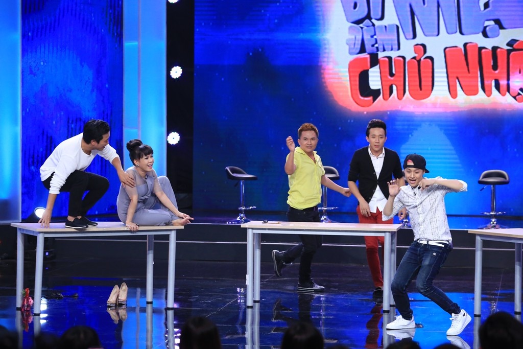 Thi sinh thi game show bi khan gia tho o anh 2