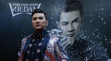 Khach tham quan noi ve gia ve cao cua tuong sap nghe si Viet hinh anh