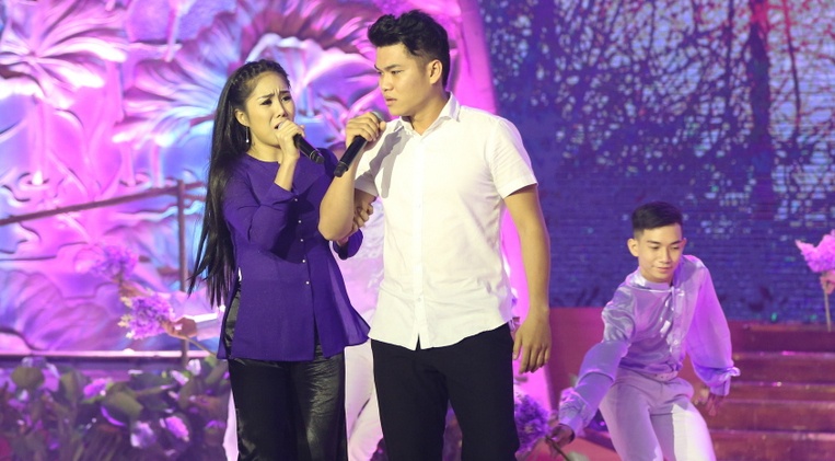 Doi Le Phuong - Sac hoa chung tinh hinh anh