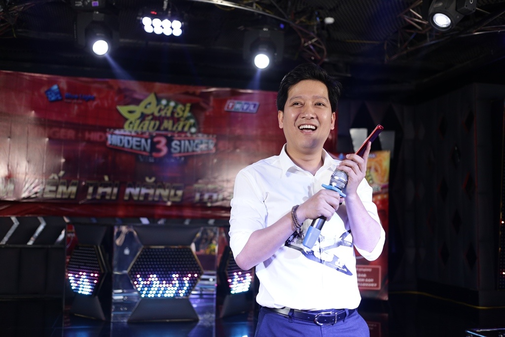 Ca si giau mat mua 3 anh 3