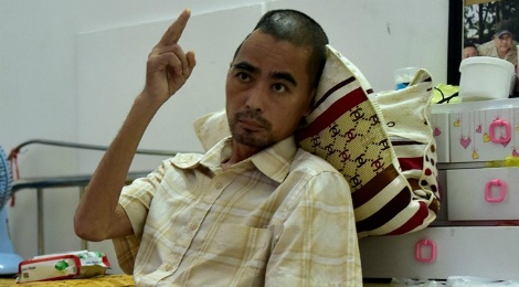 Dien vien Nguyen Hoang lai nhap vien vi chan trai bi voi hoa hinh anh