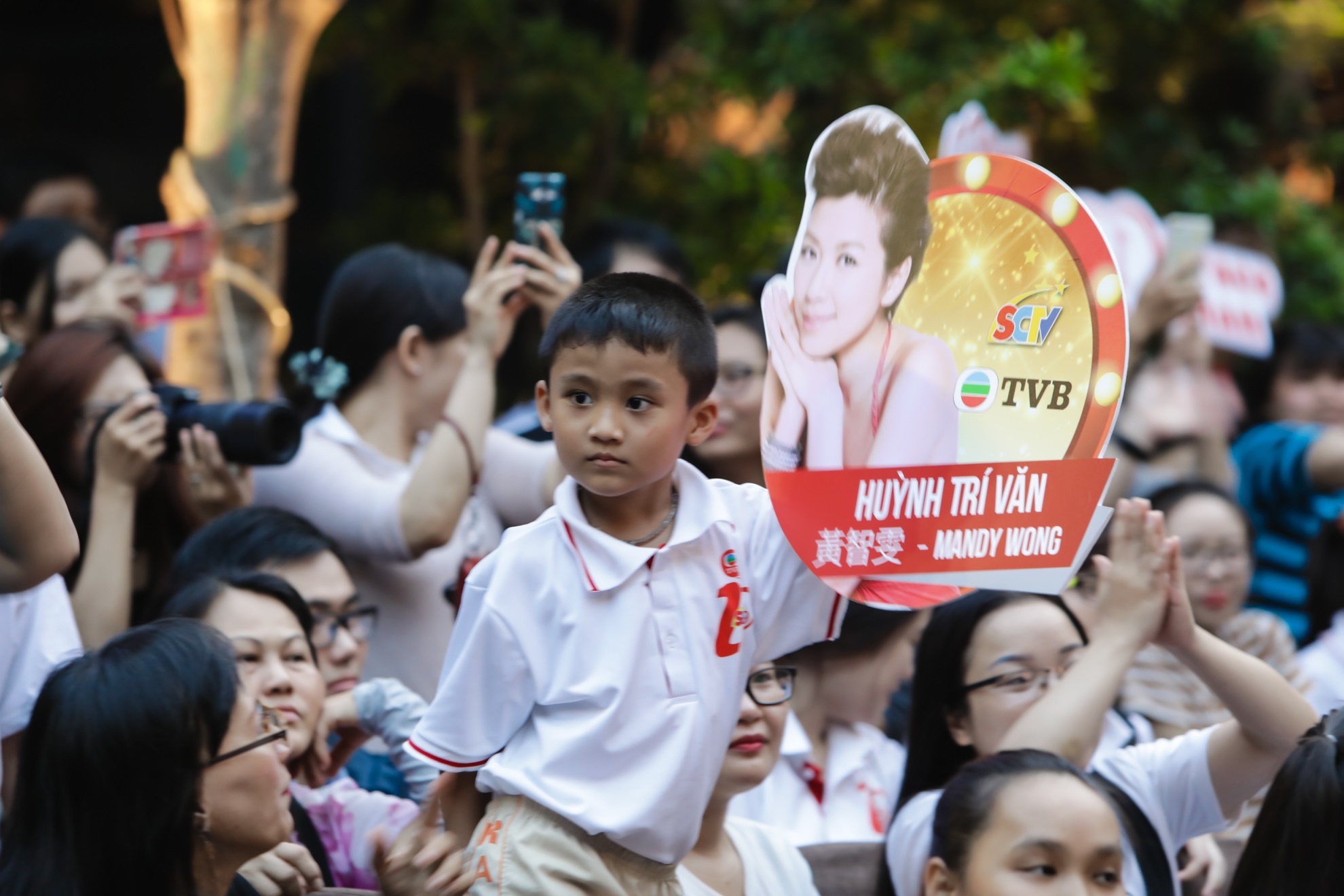 Hoa hau Hong Kong sang Viet Nam anh 11