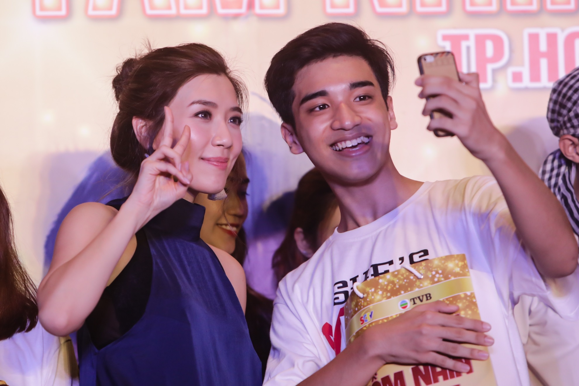 Hoa hau Hong Kong sang Viet Nam anh 9