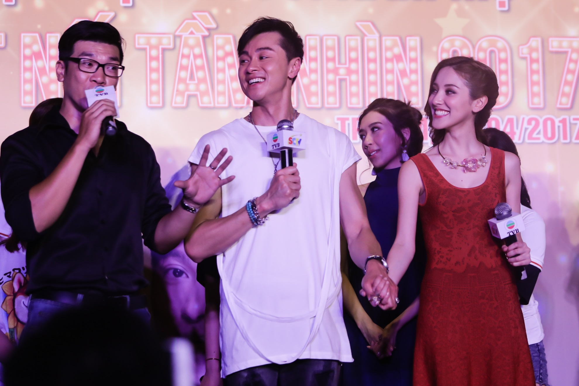 Hoa hau Hong Kong sang Viet Nam anh 5