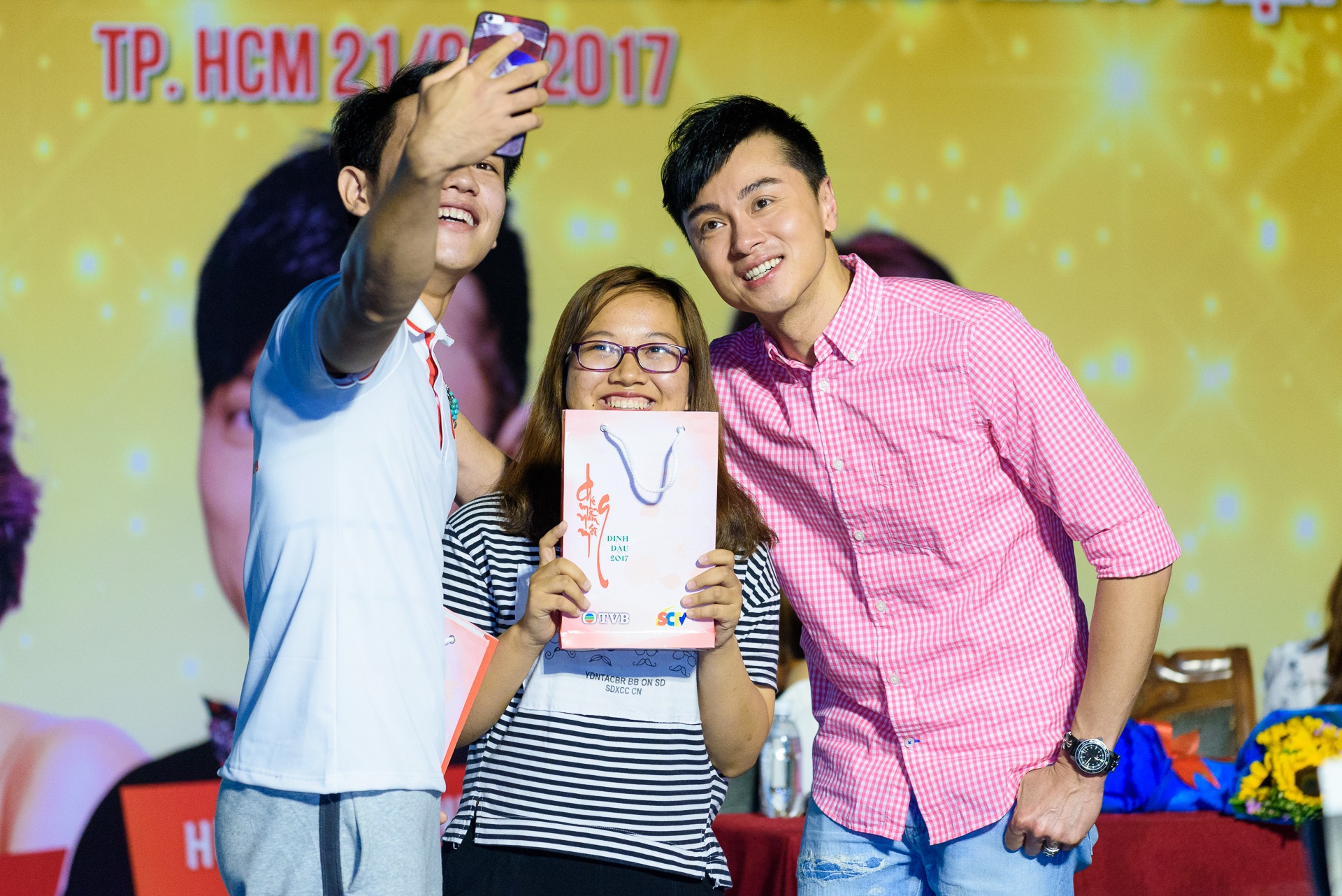 Hoa hau Hong Kong sang Viet Nam anh 6