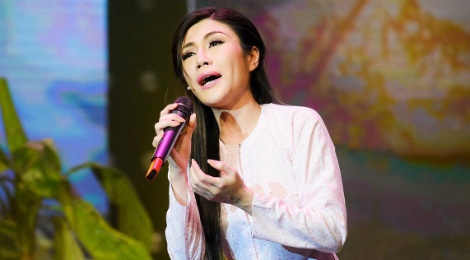 Uyen Trang loi nguoc dong thanh cong nho hit cua Phi Nhung hinh anh
