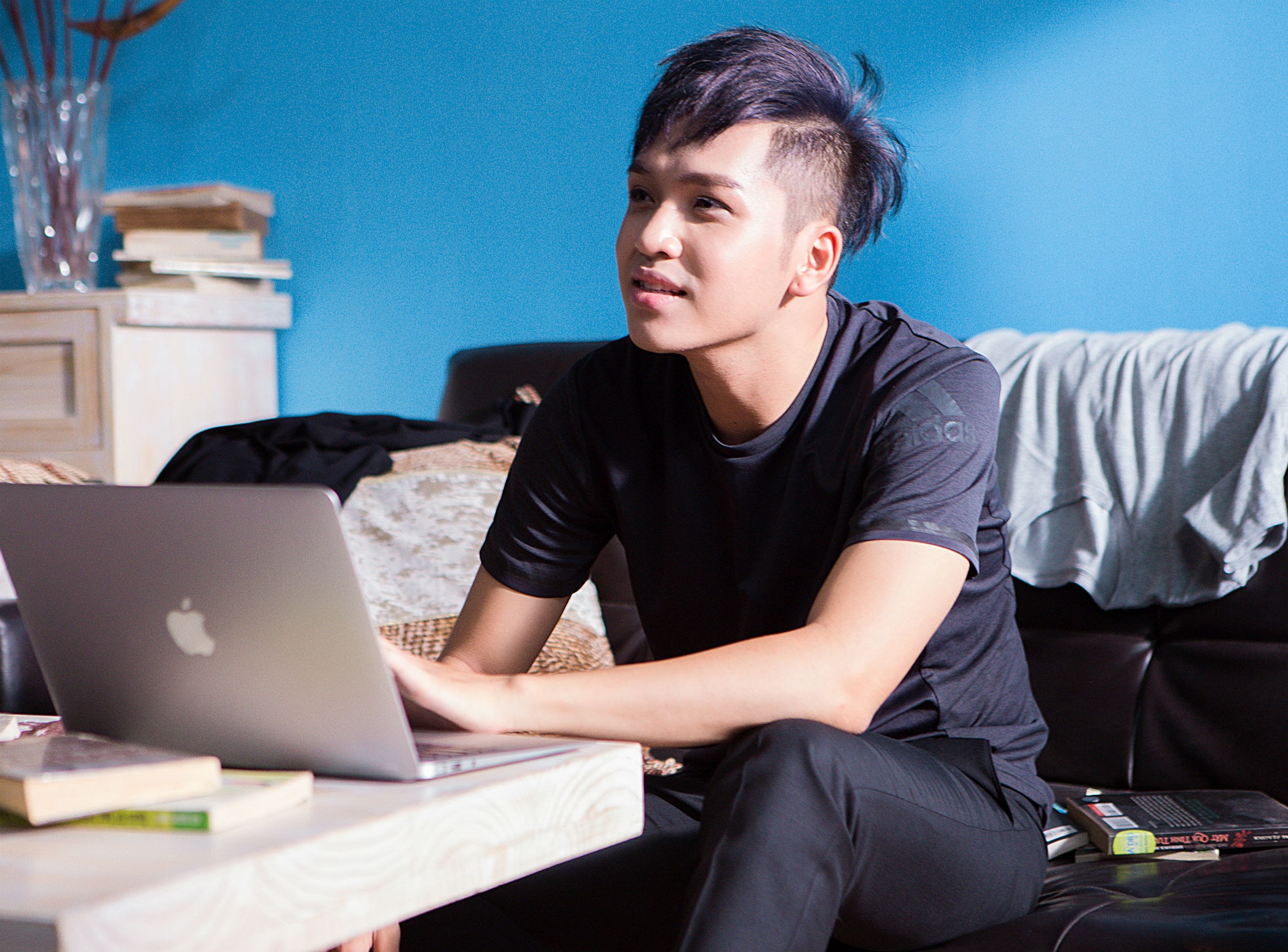 Bạch Công Khanh ra MV Good Boy Gone Bad  ảnh 1 Bach Cong Khanh ra MV Good Boy Gone Bad anh 1