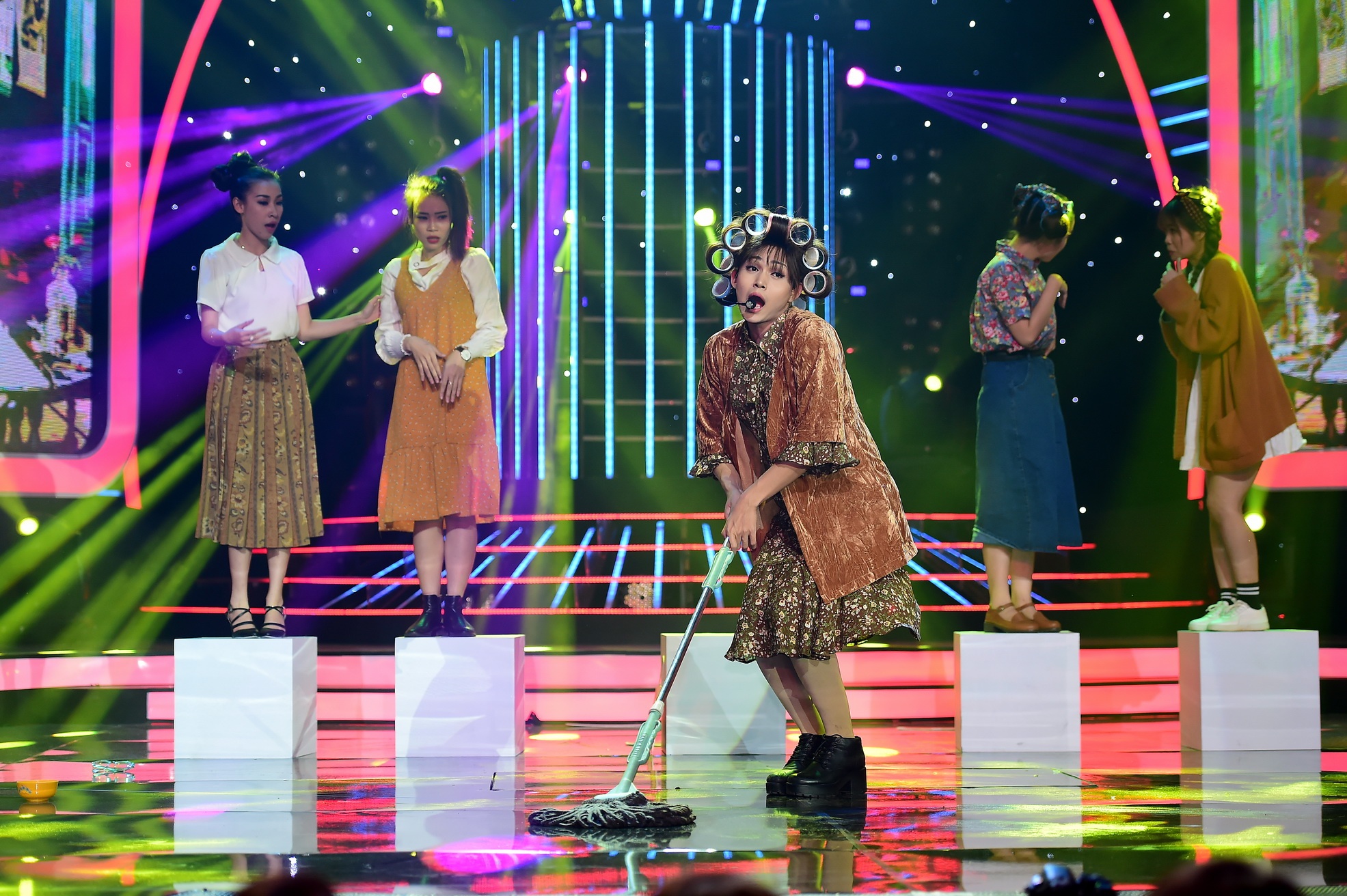 Tap 1 Guong mat than quen anh 10