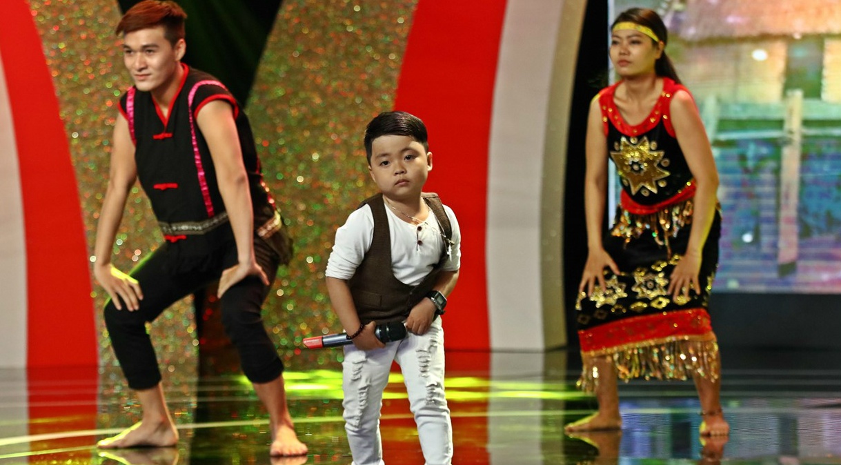 Cau be hu than chinh phuc 4 HLV hinh anh