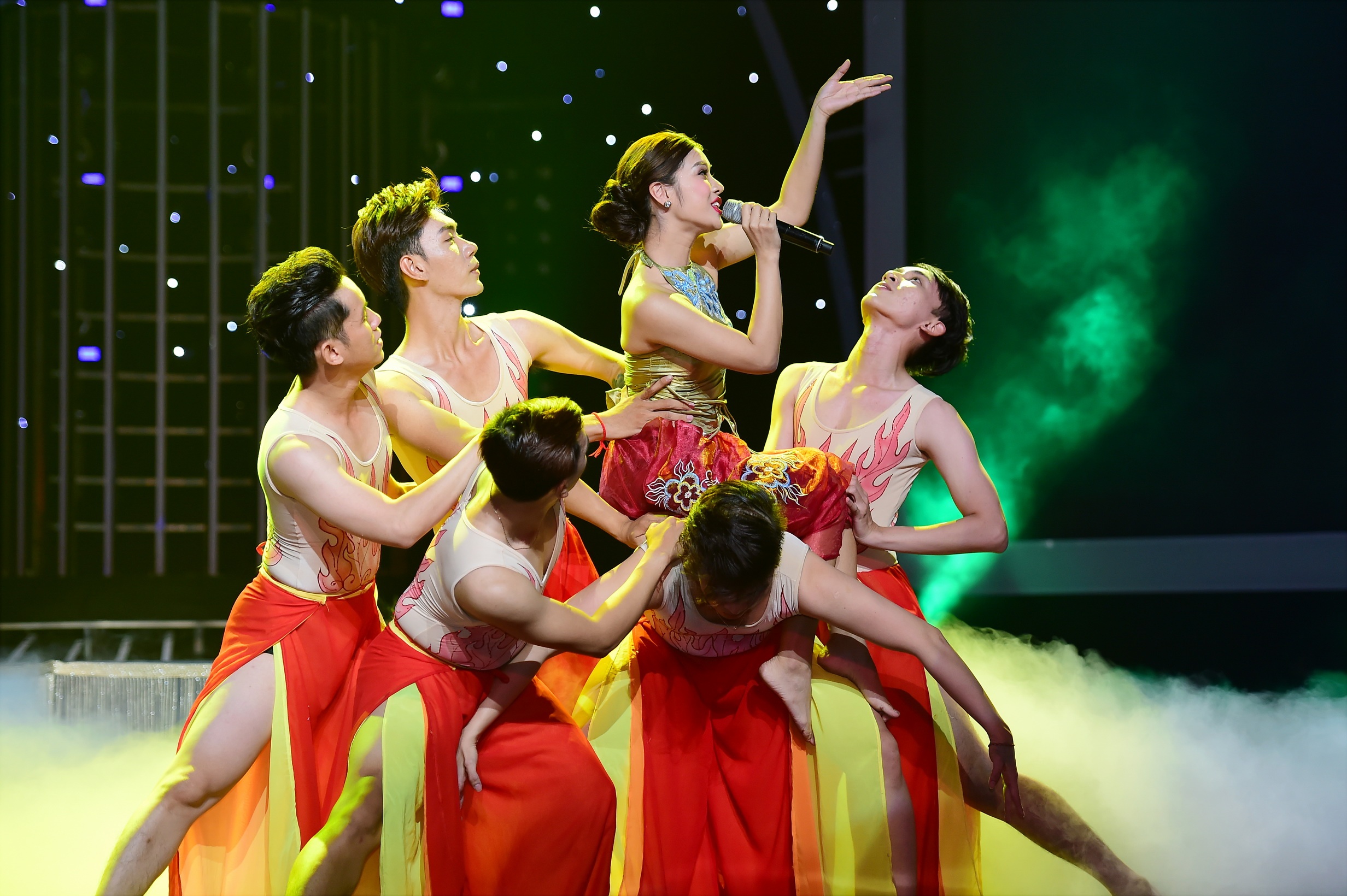 Tap 2 Guong mat than quen anh 8