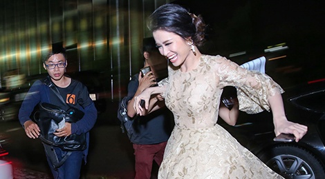 Nhung lan tre gio gay buc xuc cua cac ngoi sao Viet hinh anh