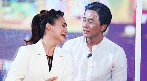 Dao dien 'Em chua 18' bat khoc vi cau chuyen tinh trac tro hinh anh
