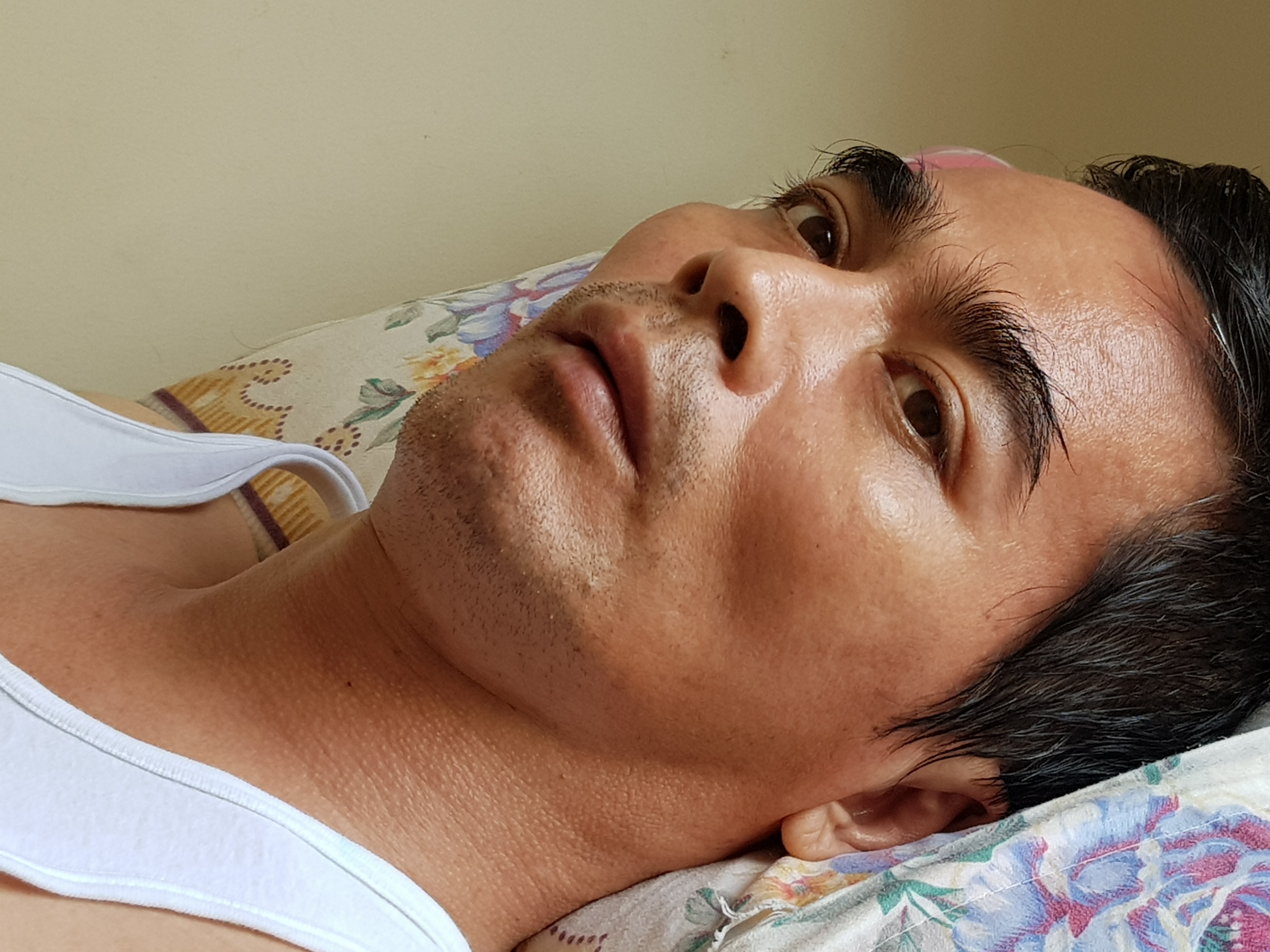 Dien vien Nguyen Hoang van con yeu sau con nguy kich hinh anh