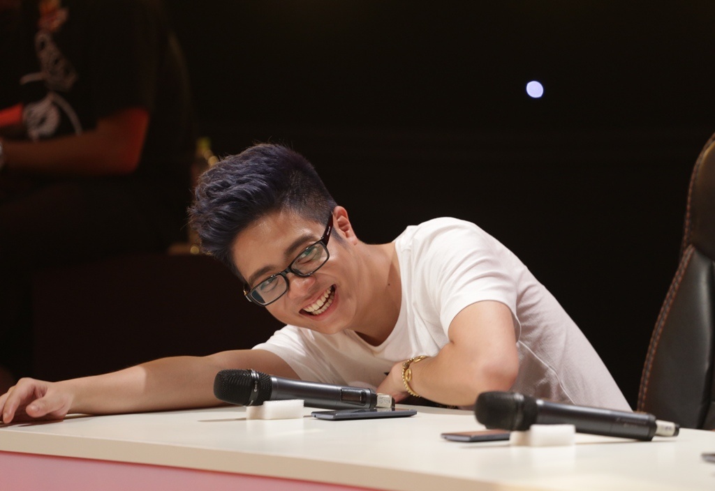 Tap 2 Ca si giau mat anh 2