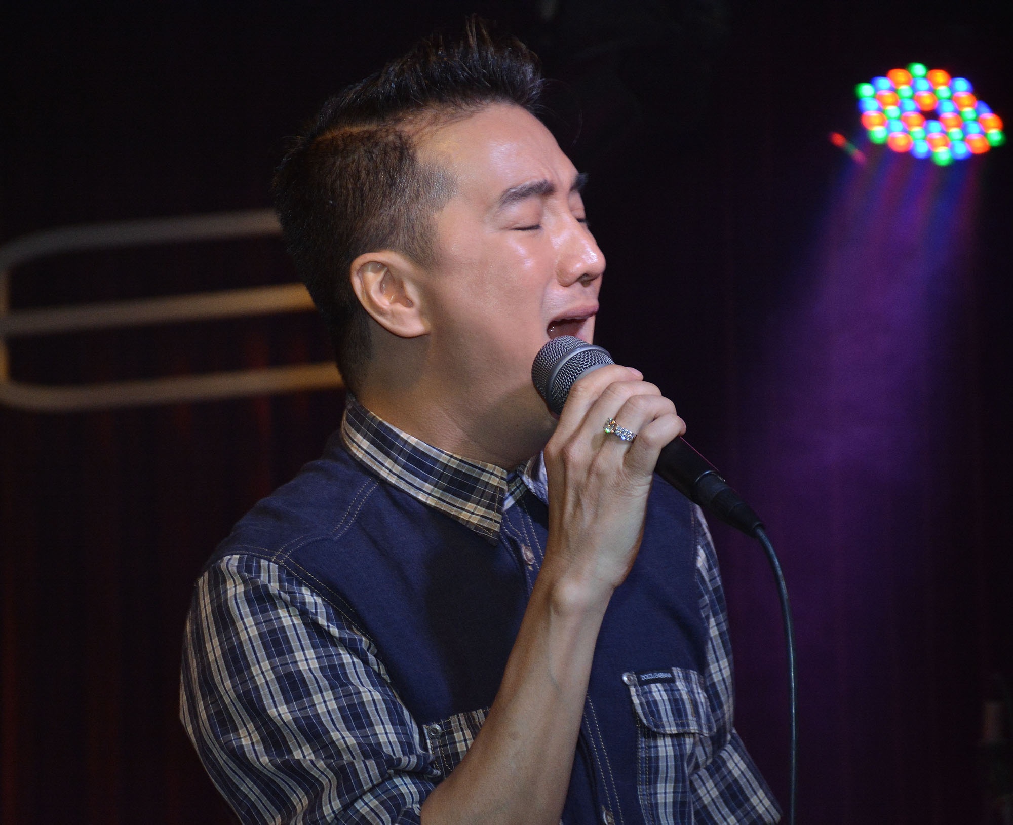 Hồng Gấm tổ chức mini show Đường xưa ảnh 5 Hong Gam to chuc mini show Duong xua anh 5