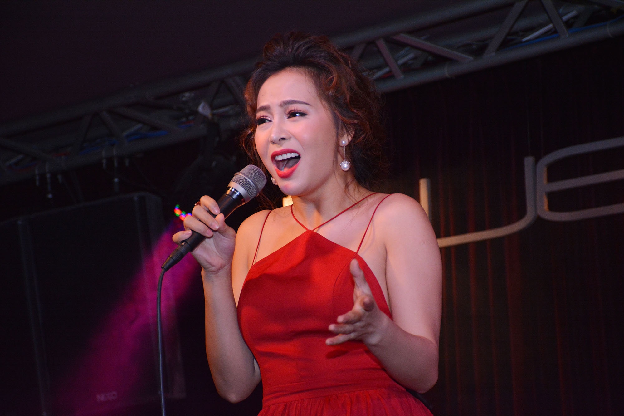 Hồng Gấm tổ chức mini show Đường xưa ảnh 11 Hong Gam to chuc mini show Duong xua anh 11