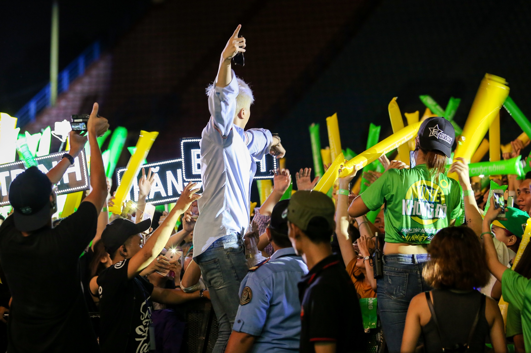 Đêm nhạc Mùa hè không độ ảnh 10 Dem nhac Mua he khong do anh 10