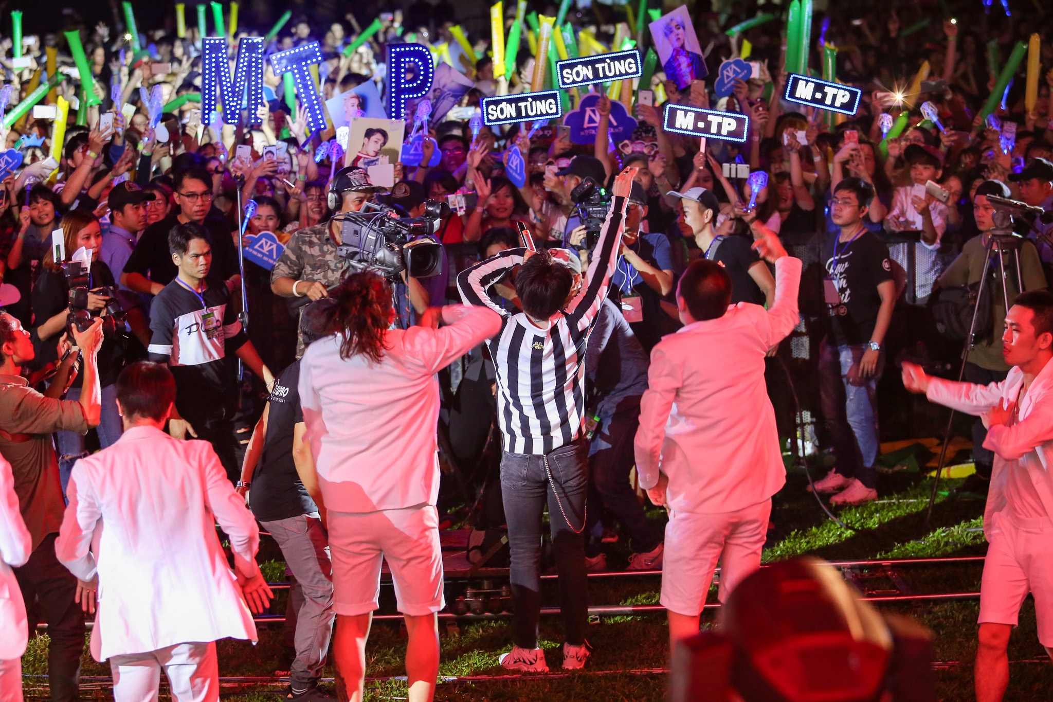 Đêm nhạc Mùa hè không độ ảnh 8 Dem nhac Mua he khong do anh 8