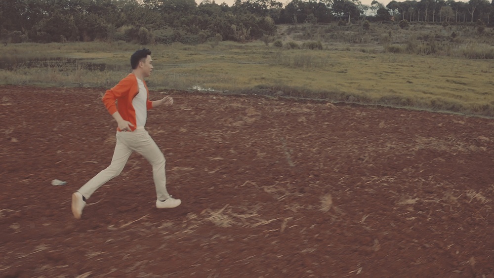 MV Cảm giác với một người khác ảnh 1 MV Cam giac voi mot nguoi khac anh 1