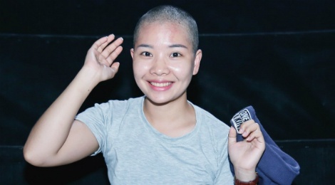 Co gai mang hai can benh ung thu tro lai cuoc thi Sao noi ngoi hinh anh