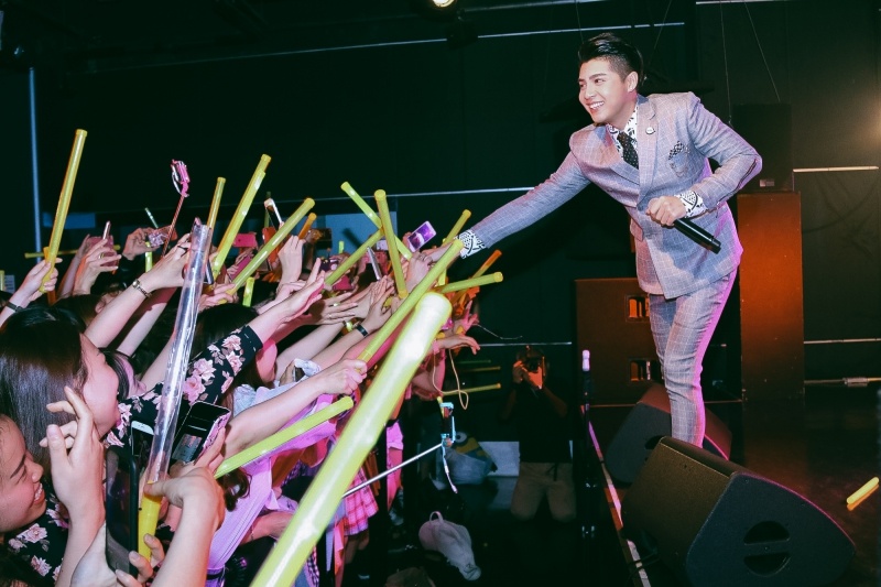 Noo Phước Thịnh họp fan ở Nhật ảnh 1 Noo Phuoc Thinh hop fan o Nhat anh 1