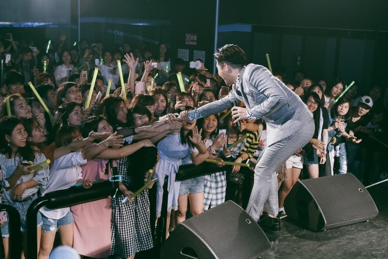 Noo Phước Thịnh họp fan ở Nhật ảnh 7 Noo Phuoc Thinh hop fan o Nhat anh 7