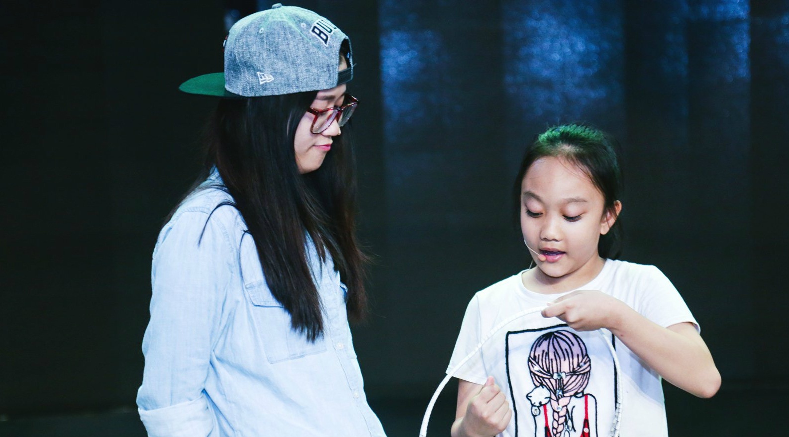 Co be ban diem - Bao Ngoc hinh anh