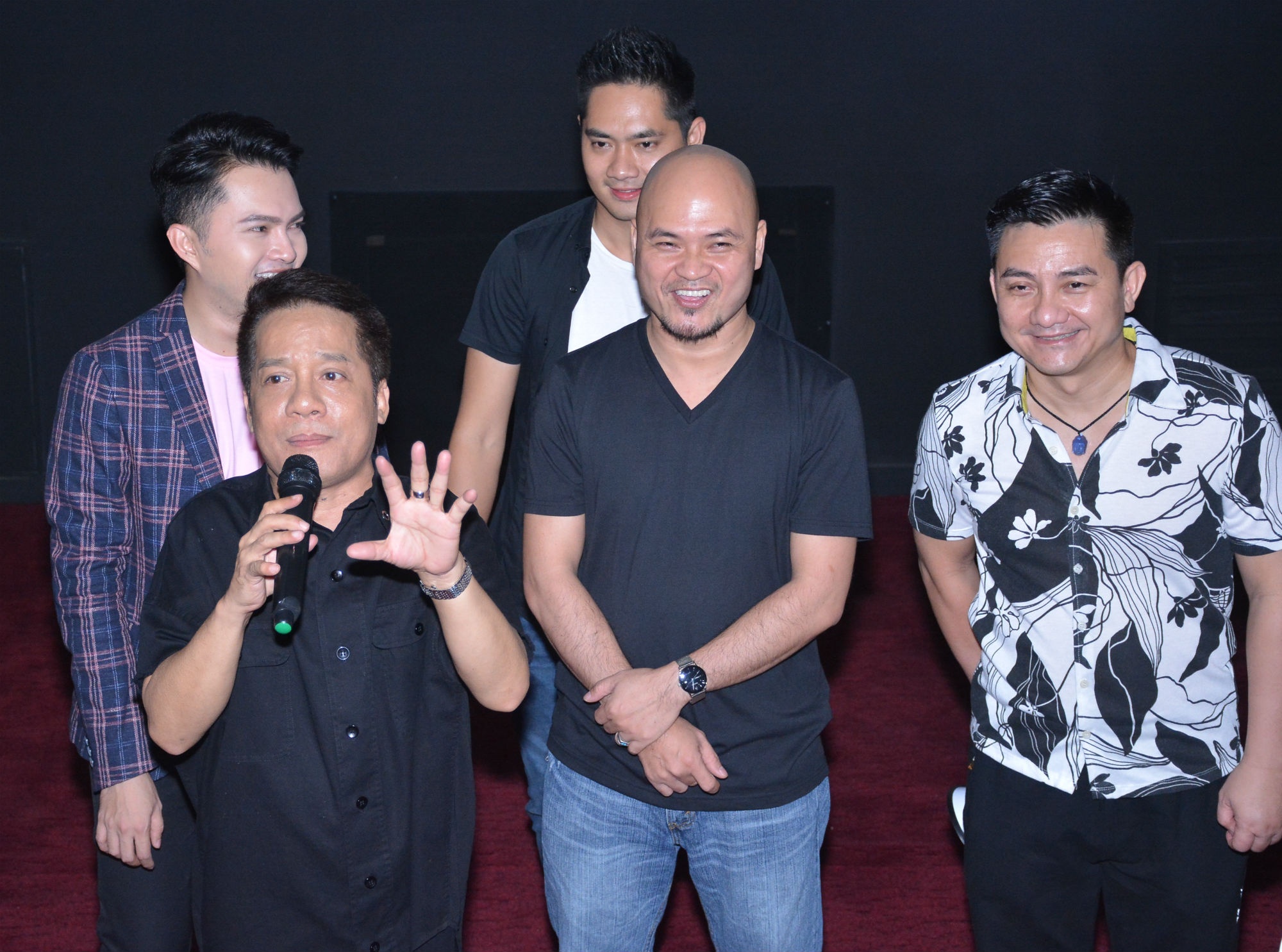 Phim dien anh Xom tro 3D anh 9