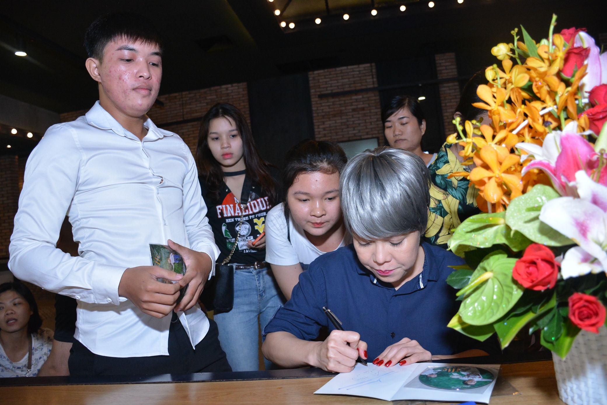 Phim dien anh Xom tro 3D anh 7