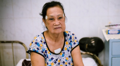 Dien vien cai luong gao coi om nang nhung khong co tien thuoc thang hinh anh