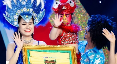 Co be 5 tuoi duoc menh danh 'Nu hoang ung xu' vi thong minh hinh anh