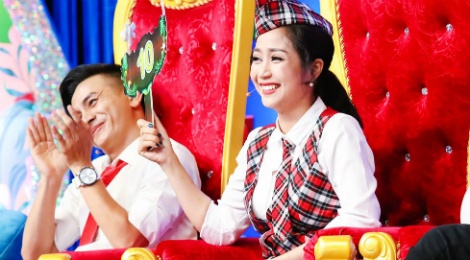 Oc Thanh Van cui dau cam on co be 10 tuoi vi mua ballet xuc dong hinh anh