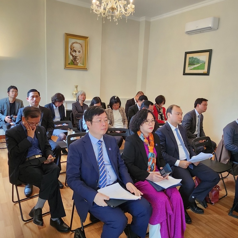 Chu tich Ho Chi Minh anh 2