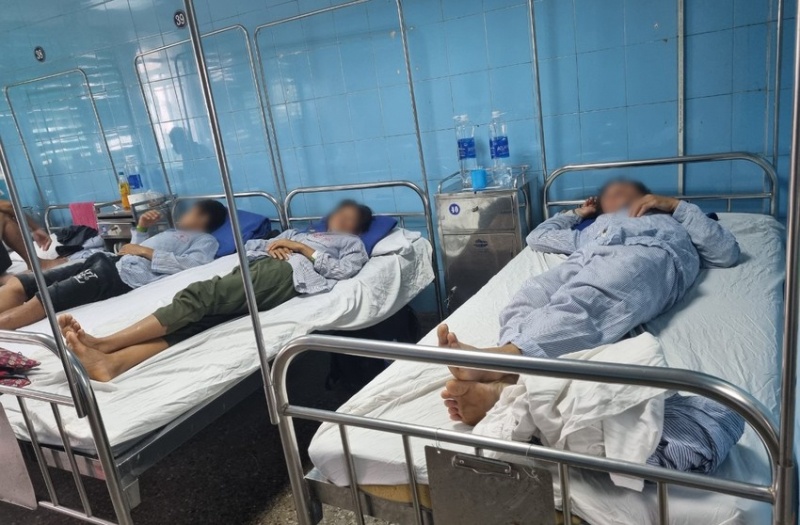 Bat coc lam thit an, 3 nguoi bi ngo doc nguy kich hinh anh