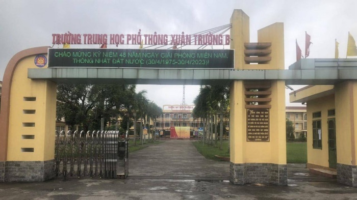 Mot hieu truong bi to thu chi sai hang tram trieu dong hinh anh