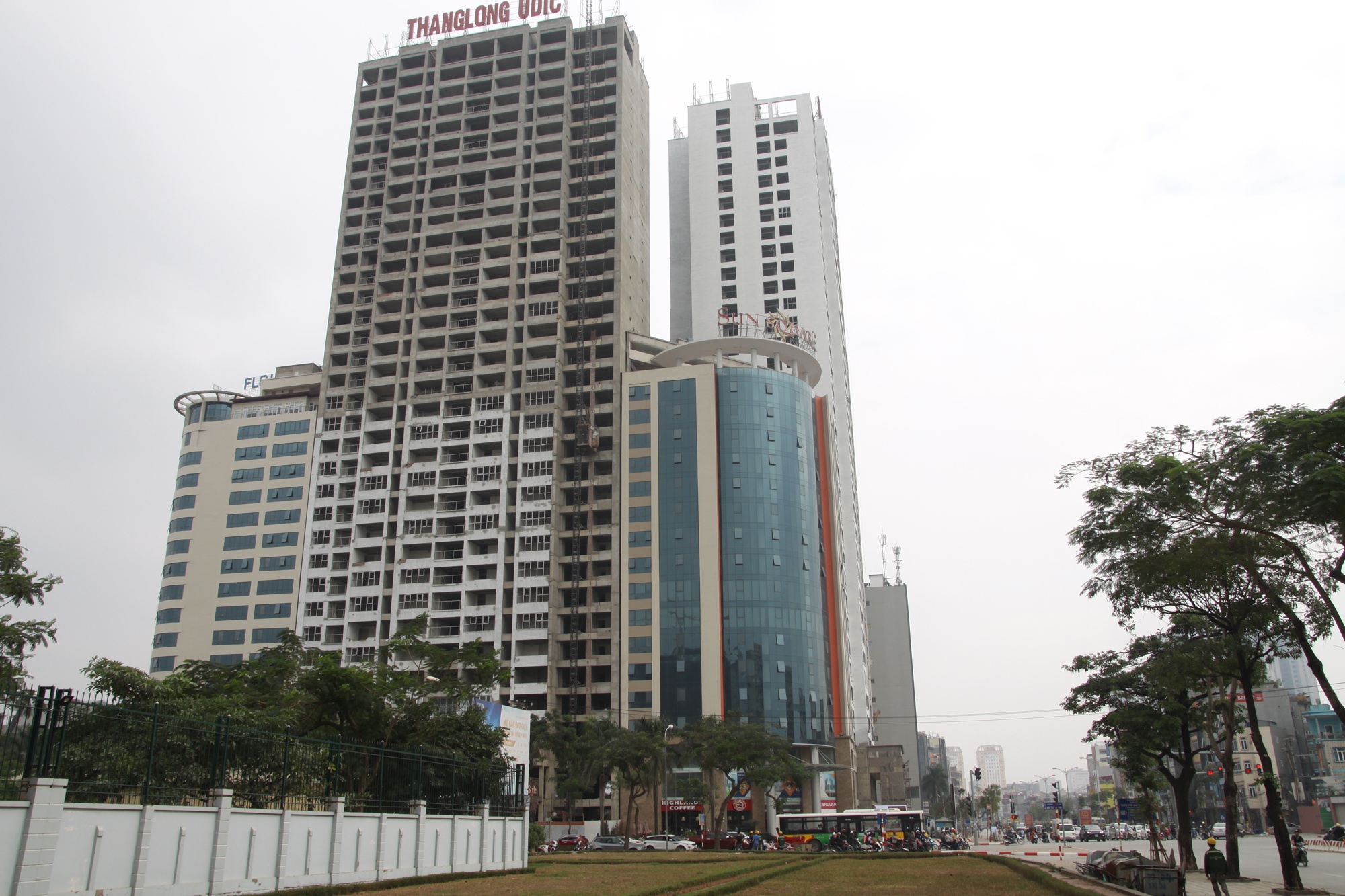 trung tam thuong mai,  chung cu dang thi cong anh 16